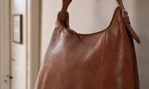 Shopper aus Leder an Haken