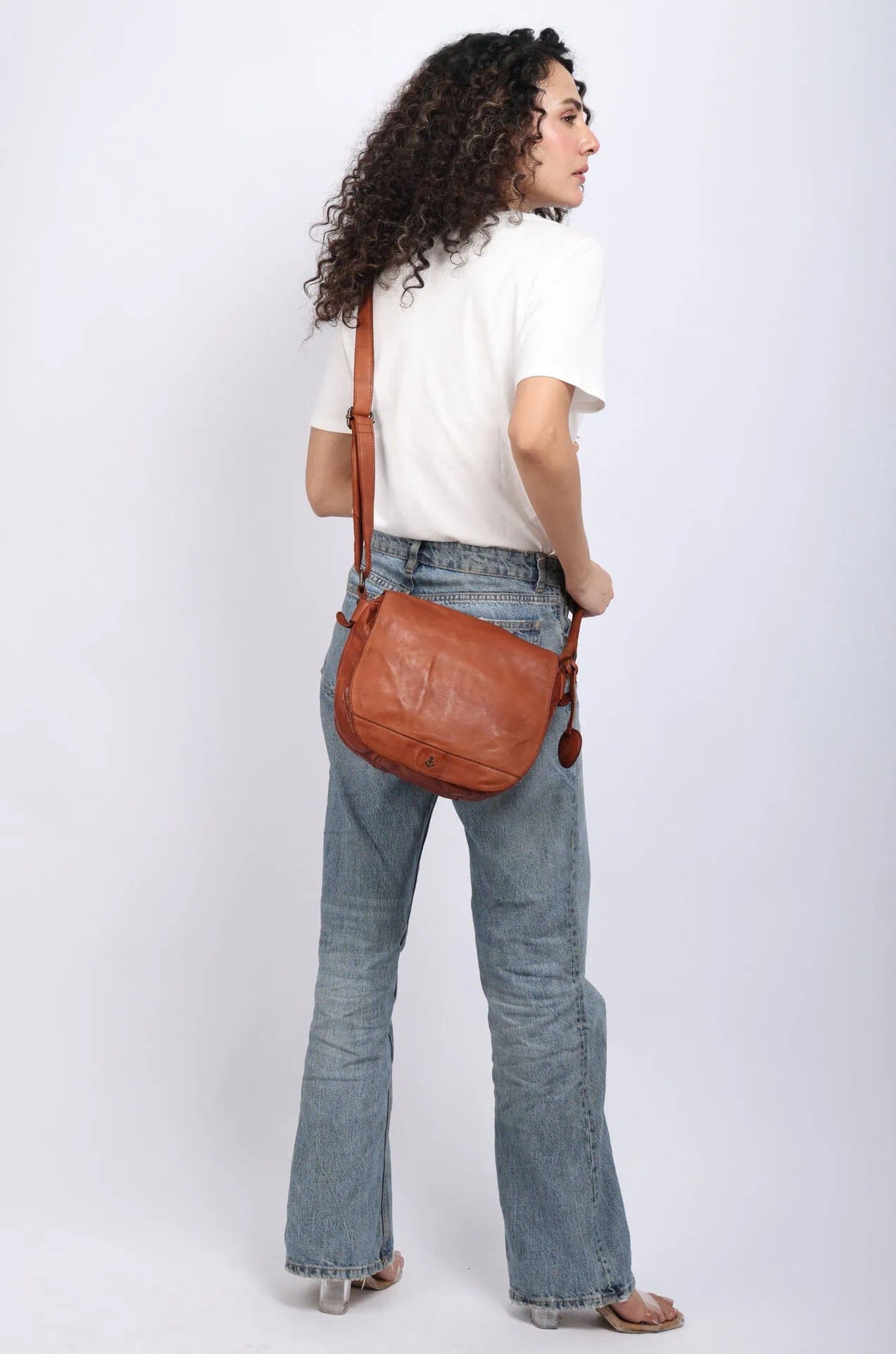 Lotta-2 – Voir le sac porté – Cognac