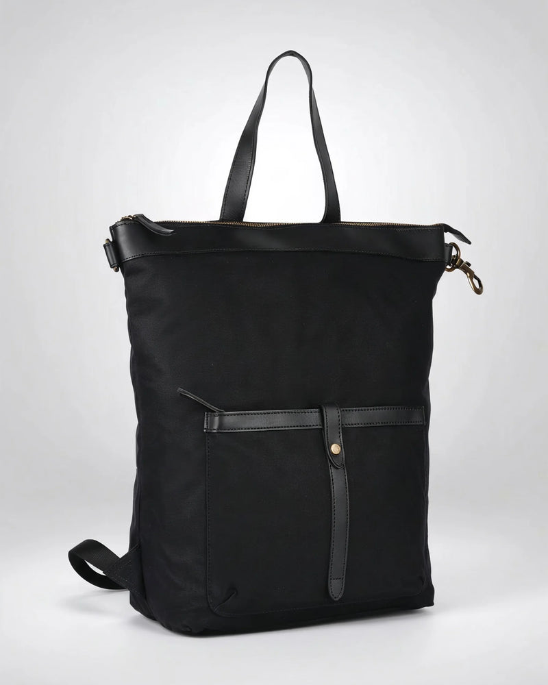 h2nd_12555_hugo_black_02.webp