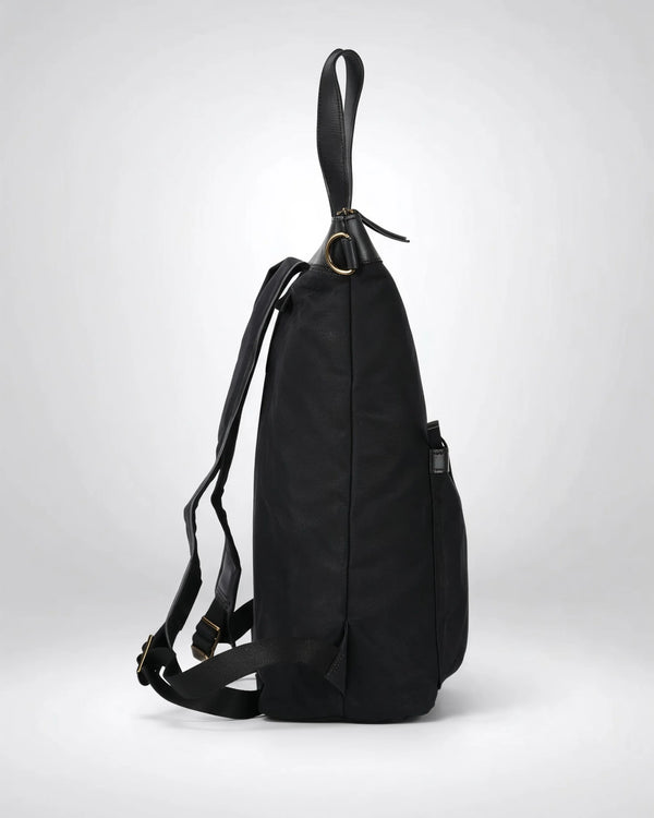 h2nd_12555_hugo_black_03.webp
