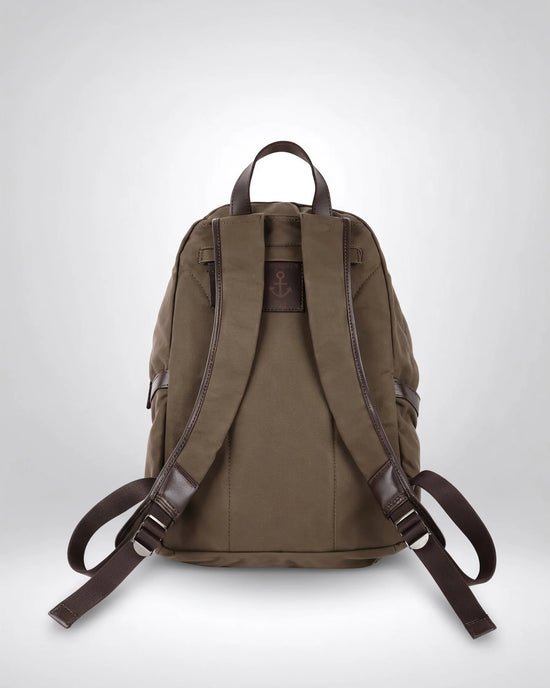 h2nd_12559_flo_olive_04.webp