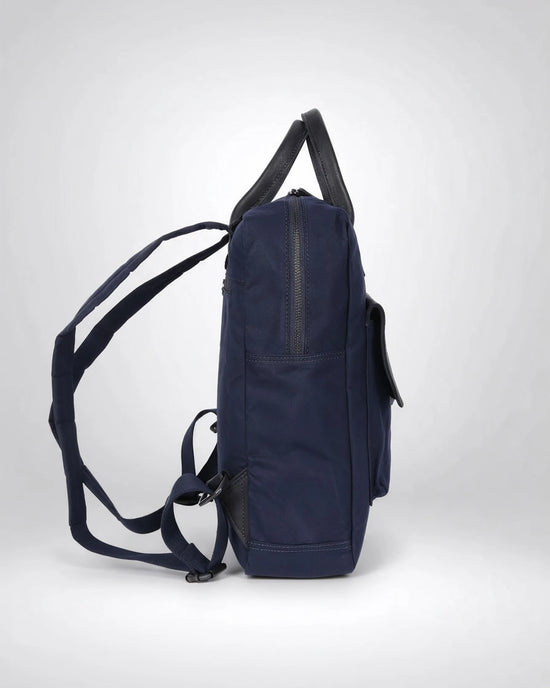 h2nd_12599_kornelia_navy_03.webp