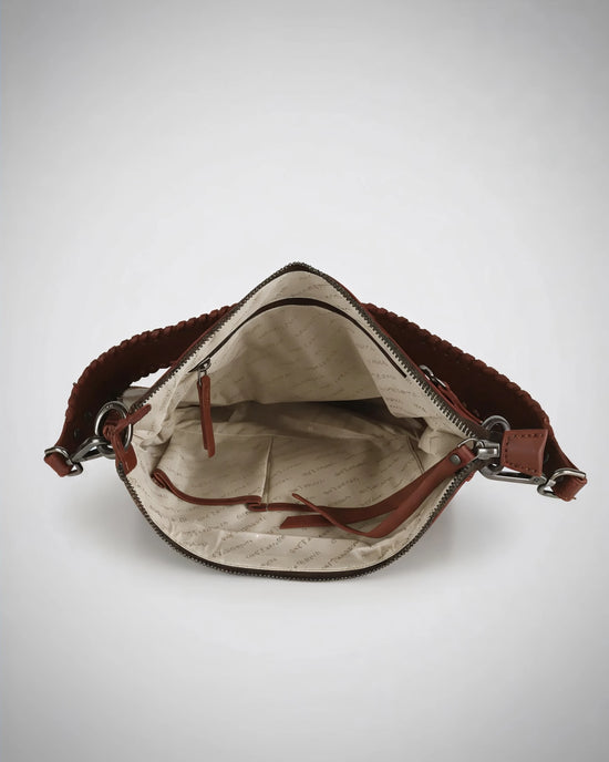 h2nd_12637_leila_cognac_05.webp