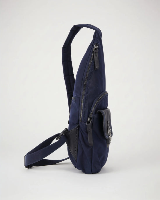 h2nd_12676_marit_navy_03.webp