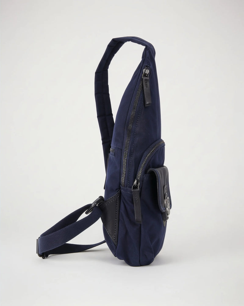 h2nd_12676_marit_navy_03.webp