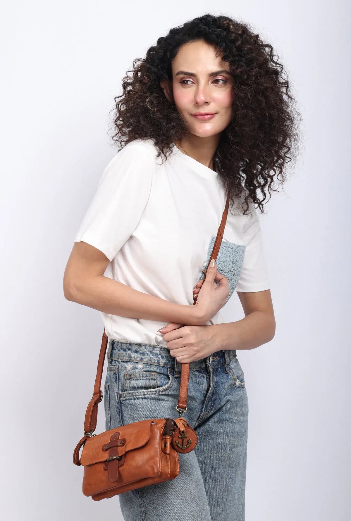 Logan – Am Model ansehen – Cognac