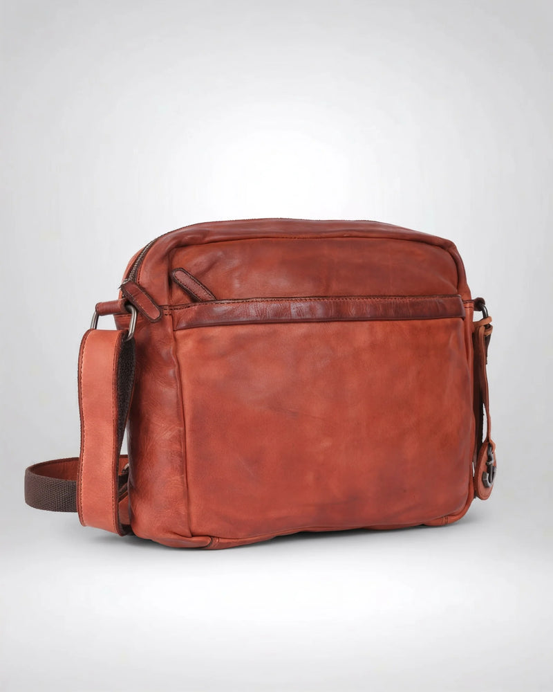 h2nd_13127_parker_cognac_02.webp