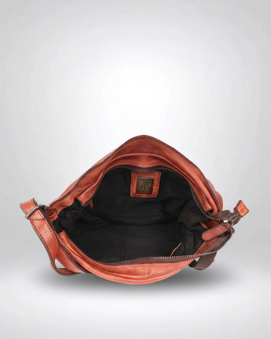 h2nd_13133_baily_cognac_05.webp
