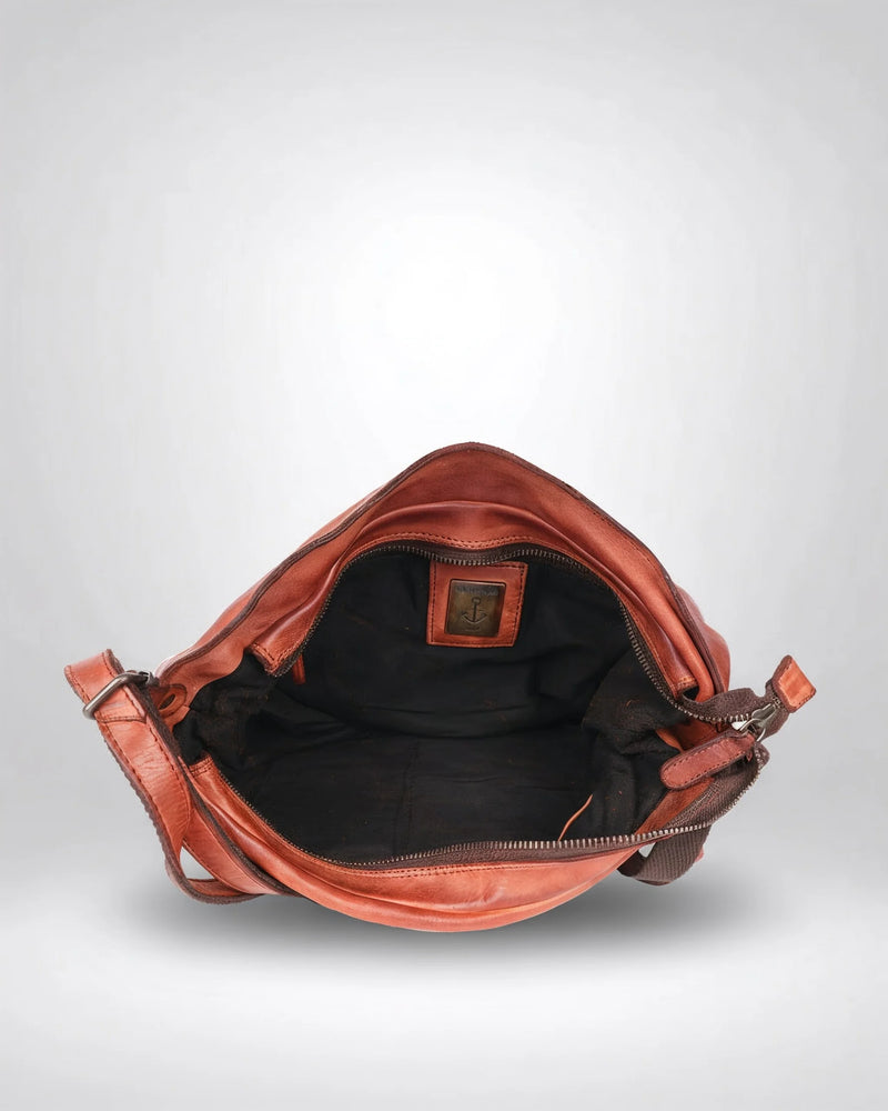 h2nd_13133_baily_cognac_05.webp