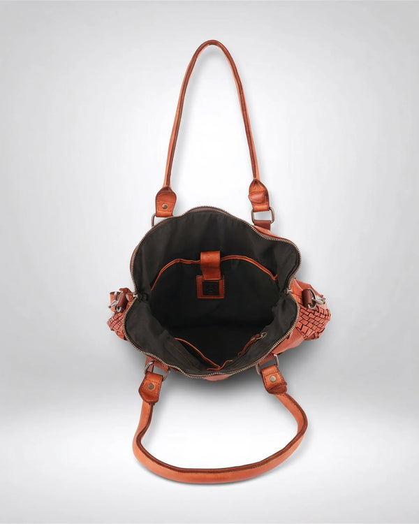 h2nd_13297_alexandra-up_cognac_05.webp