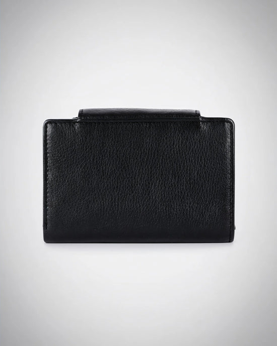 h2nd_13770_brit_ash_04.webp
