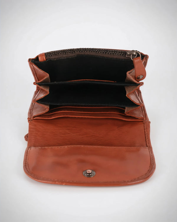 h2nd_14494_pip_cognac_05.webp