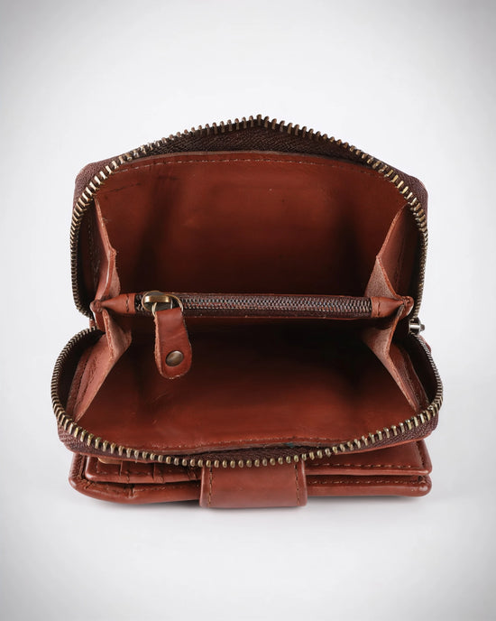 h2nd_1543_isidora_cognac_07.webp