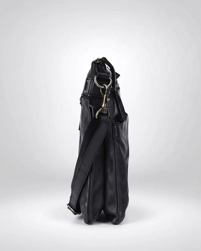 h2nd_9803-2_zora_ash_03.webp